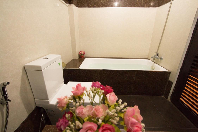 Bathroom 3, hoongthip hotel, Khanthabouly
