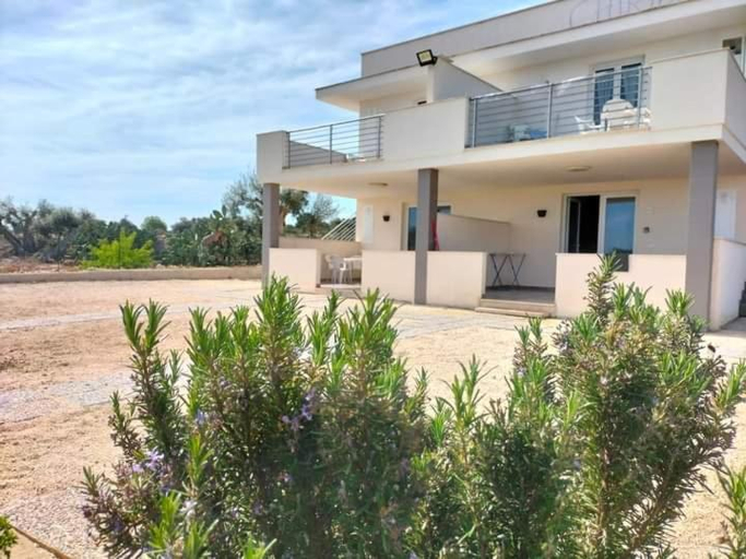 Others 4, Villa Chirilu, Bari