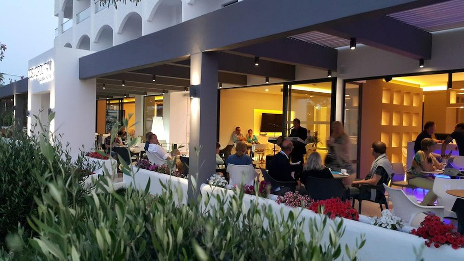 Food & Drinks 5, More Meni Cosmopolitan Hotel, South Aegean