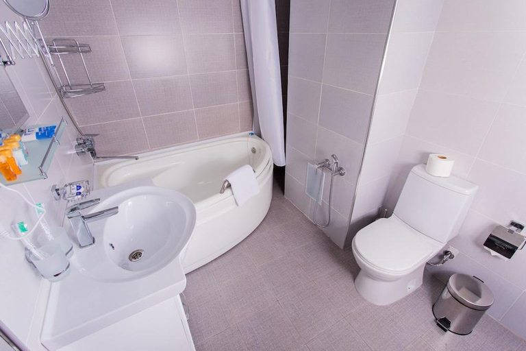 Bathroom 4, Hotel Gabrielle International, Tashkent City