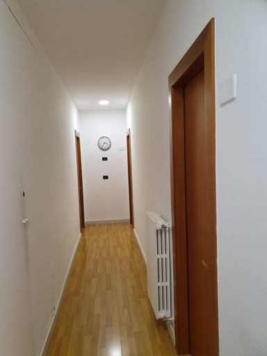 Others 4, Camere Santa Rita, Foggia