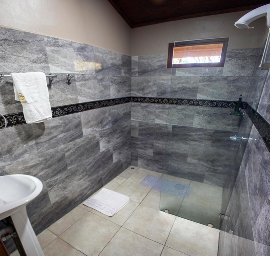 Bathroom 4, Hotel Almore, Puntarenas
