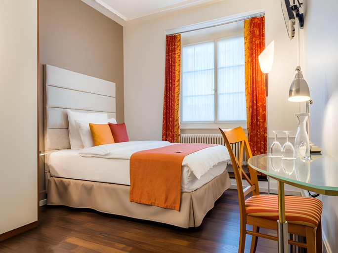 Bedroom 3, Des Alpes, Luzern