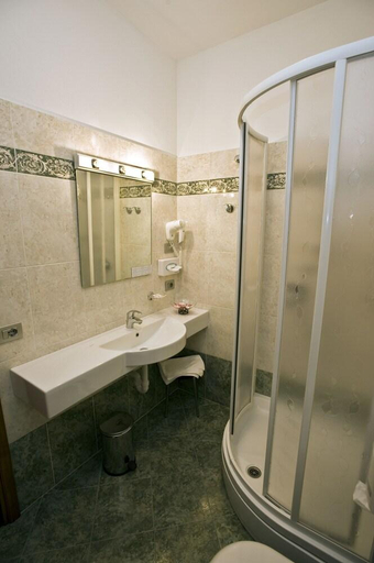 Bathroom 4, Hotel Miravalle, Sondrio