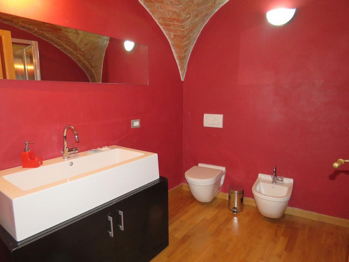 Bathroom 3, Relais Palazzo Paleologi Sec.XIV, Alessandria