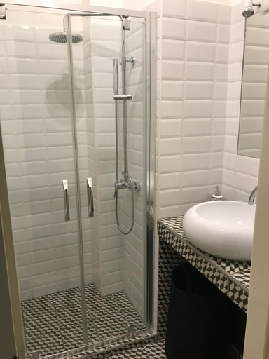 Bathroom, Adel&Tamas Apartments in Budapest Centre, Budapesti