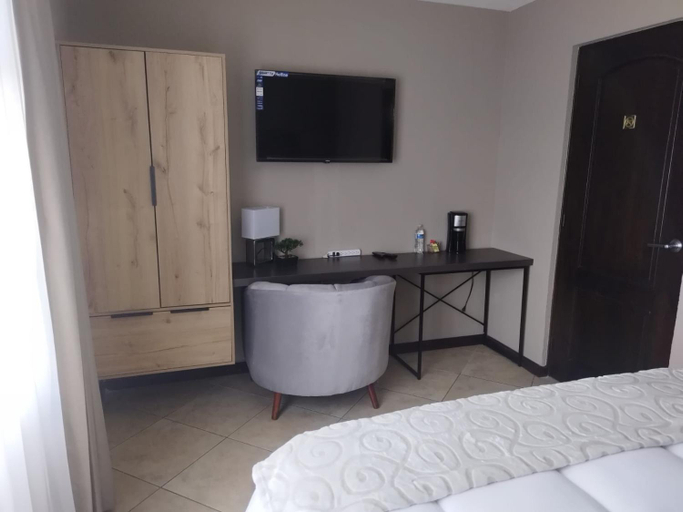 Others 5, L´Aurora Inn hostal, ZONA 13