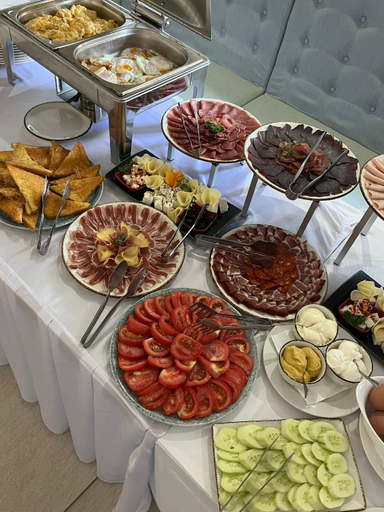 Food & Drinks 3, MV Monogram, Inđija