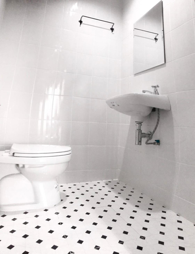 Bathroom, Rest Point sampran, Nakhon Chaisi