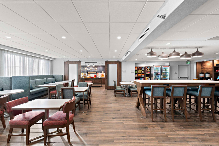 Food & Drinks 4, Hampton Inn by Hilton Los Angeles Airport LAX, Los Angeles
