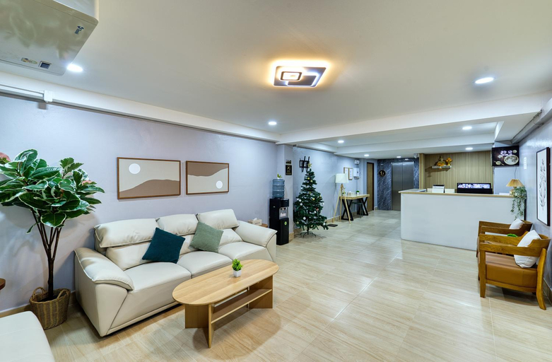 Public Area 2, AB House, Ratchathewi