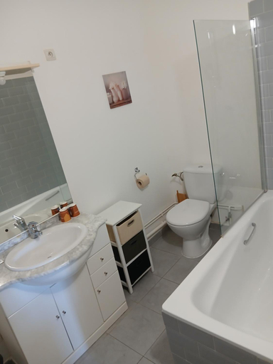 Bathroom 3, Mas d'Alivon, Bouches-du-Rhône