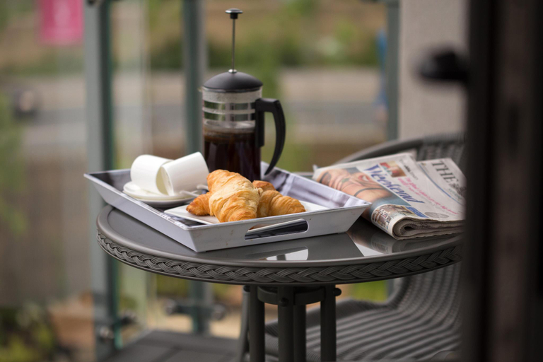 Food & Drinks, Western Gate - Luxury 2 Bed Downtown Apartment, Hampshire