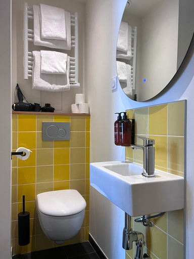 Bathroom 2, Beauquartier - Marais Turenne, Paris