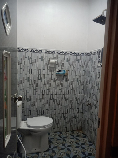 Bathroom 2, Homestay Anggun Bromo, Probolinggo