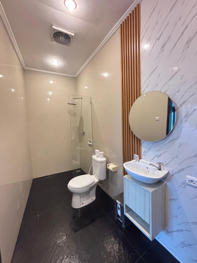 Bathroom 3, Igna Bungalows, Gianyar