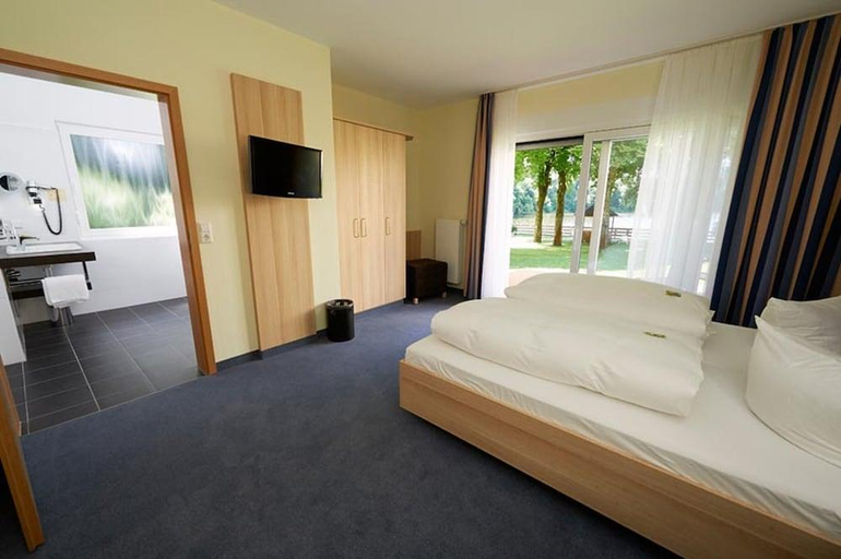 Bedroom, Seehotel Grunewald, Berlin