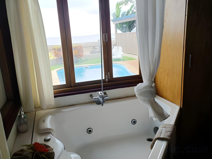 Bathroom 2, Hideaway Island Resort and Marine Sanctuary, Mele