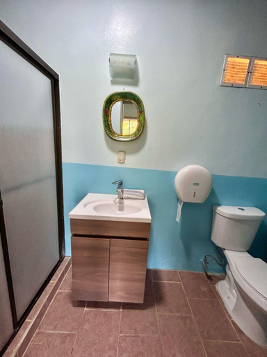 Bathroom 4, HOTEL TICOZUMA, Puntarenas