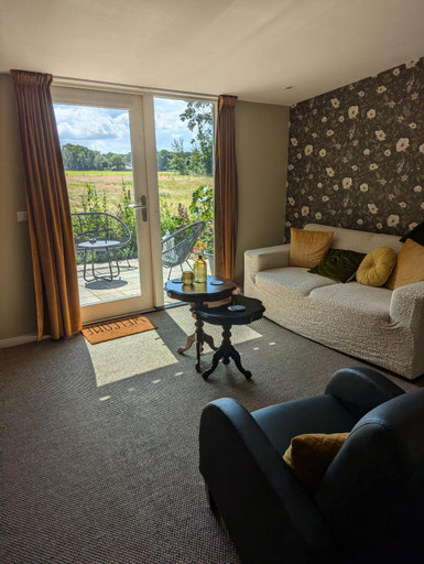 Others 5, B&B de Pinguin, Hardenberg