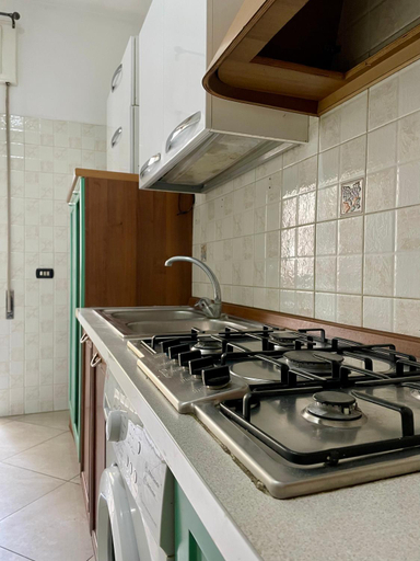 Others 3, Casa di Mirko, Napoli