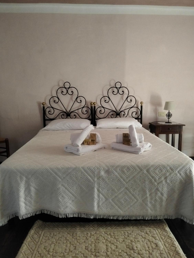 Bedroom 2, B&B Palazzo Delogu, Nuoro
