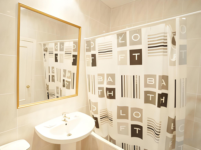 Bathroom 4, Madrid Motion Hostels, Madrid