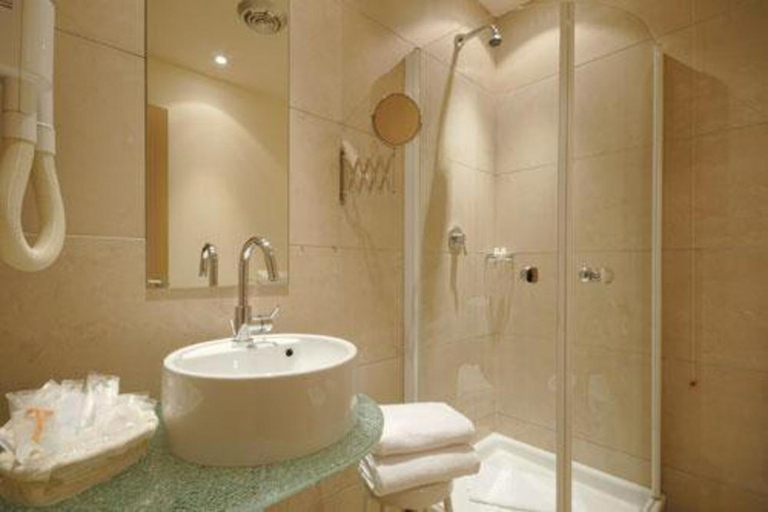 Bathroom 3, B&B Hotel Calenzano First, Florence