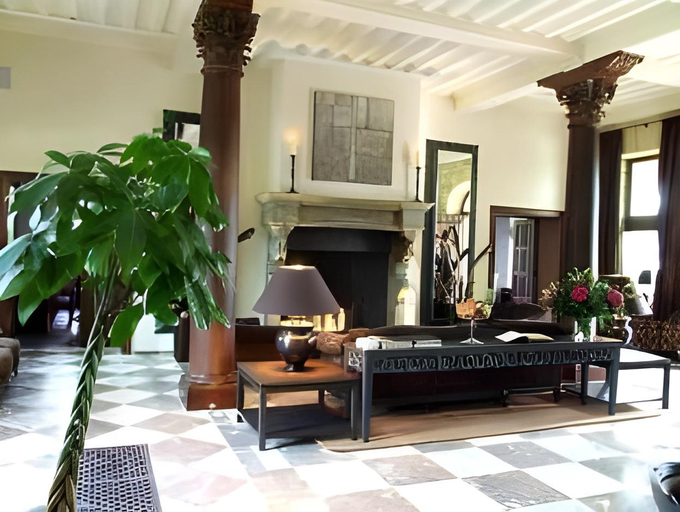 Public Area, Manoir de Lebioles, Liège
