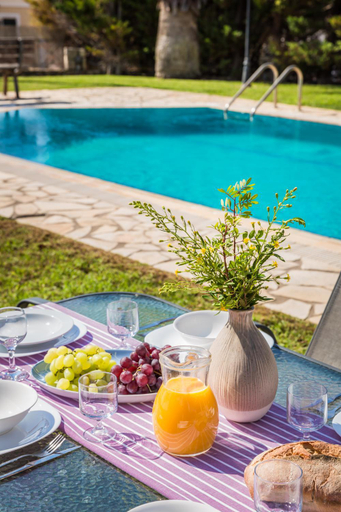 Food & Drinks, Sun Villas, Ionian Islands
