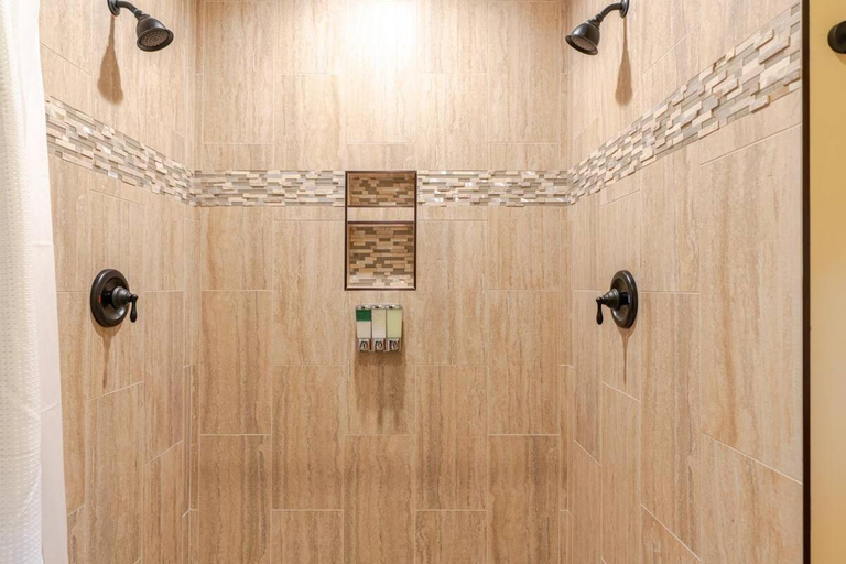 Others 5, Poplar Treehouse - Rustic Luxury, Madison