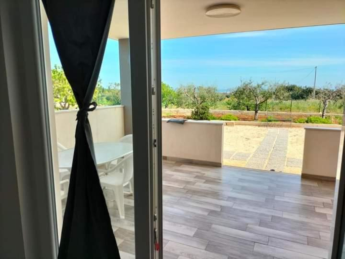 Others 5, Villa Chirilu, Bari