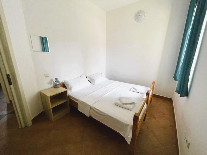 Bedroom 2, Oaki Lake, Agigea