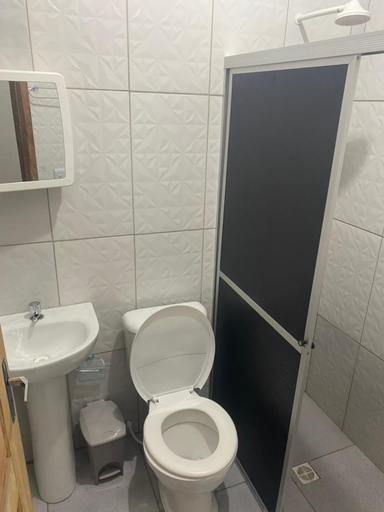 Bathroom 3, Hotel Saint Clara B, Belém