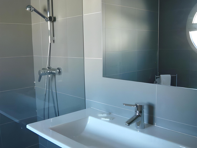 Bathroom 4, KR Hotels - Albufeira Lounge, Albufeira