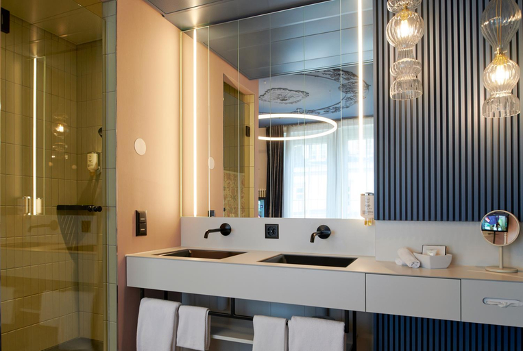 Bathroom 4, Continental-Park, Luzern
