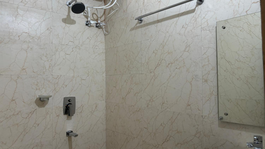 Bathroom, The Agroon Inn, Nainital