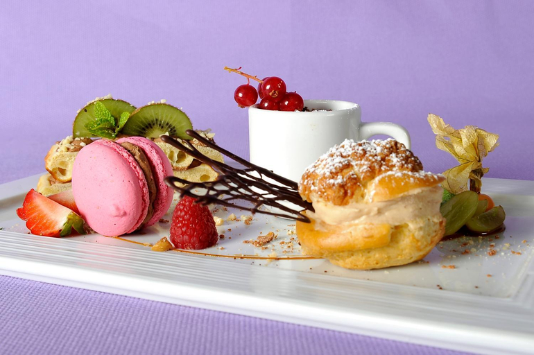 Food & Drinks 5, Le Lion d'Or - Logis Hotels - Hotel 2 etoiles et restaurant, Maine-et-Loire
