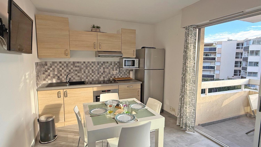 Facilities 3, Les Coralies, Var