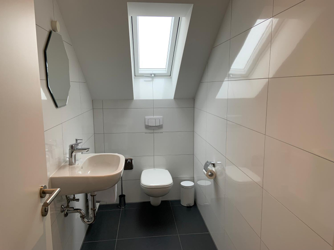 Bathroom 1, BestBoarding24, Miltenberg