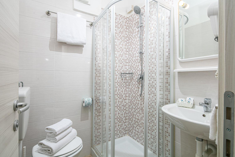 Bathroom 4, Hotel Pigalle, Venezia
