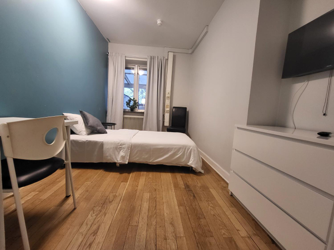 Others 4, IzKaMaGe Hotel 2, Västerås