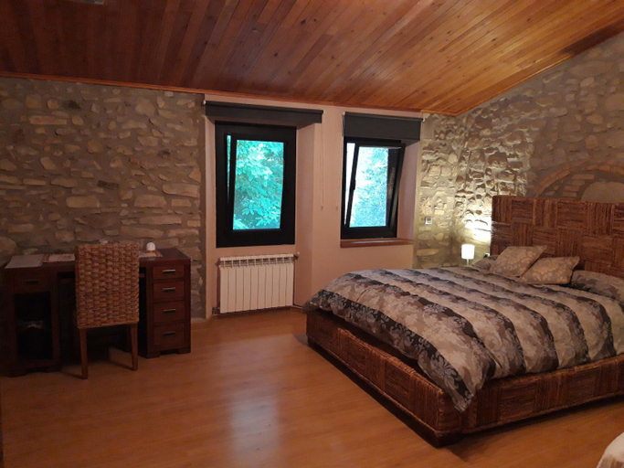 Bedroom 2, Casa rural Ca l'Anton, Girona