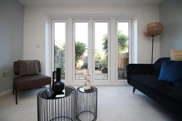 Others 2, 4 BR | Free Parking | Garden, Monmouthshire