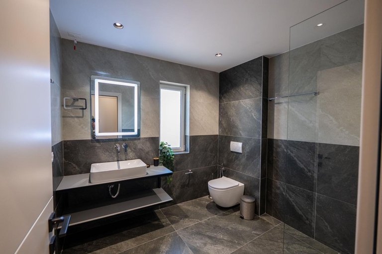 Bathroom 3, Villa Serenity, Delvinës