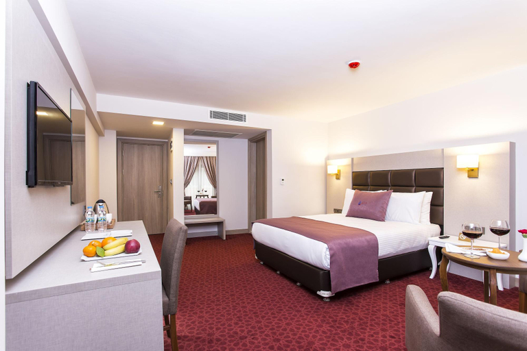 Bedroom 2, Perla Arya Hotel, Konak