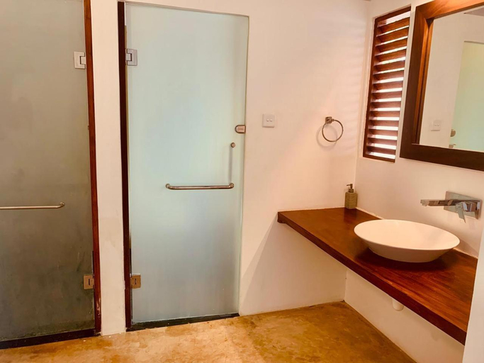Bathroom 4, Dinuda Villas - Kalpitiya, Kalpitiya