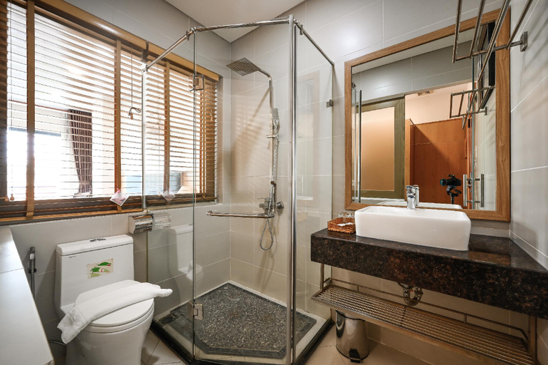 Bathroom 5, Sunshine Airport Hotel, Tân Bình
