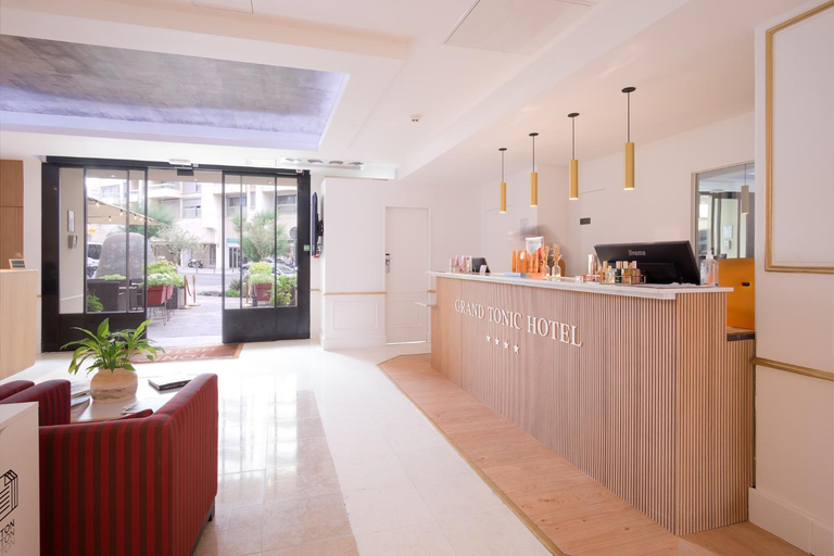 Public Area, Grand Tonic Hotel & SPA NUXE, Pyrénées-Atlantiques