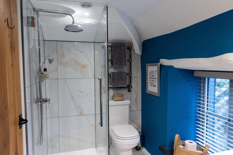 Bathroom 3, West Lyn Farm B&B and Shepherd Hut, Devon